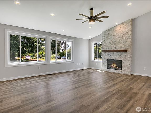 5th image of 10528 25th Avenue E