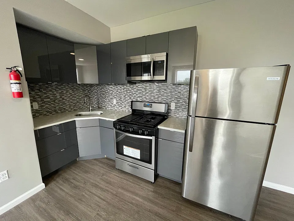 38 Winans St #14