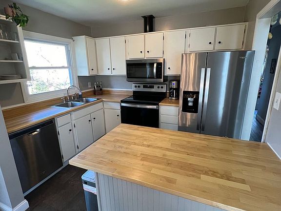 5th image of 413 West Dr