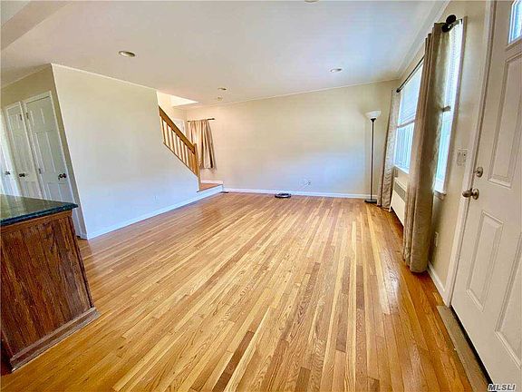 2nd image of 2553 Westlake Ave