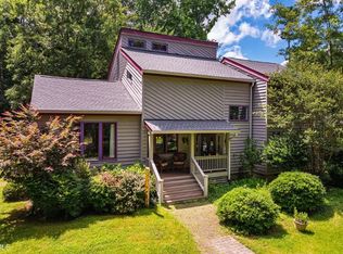 206 Lisa Dr, Carrboro, NC 27510