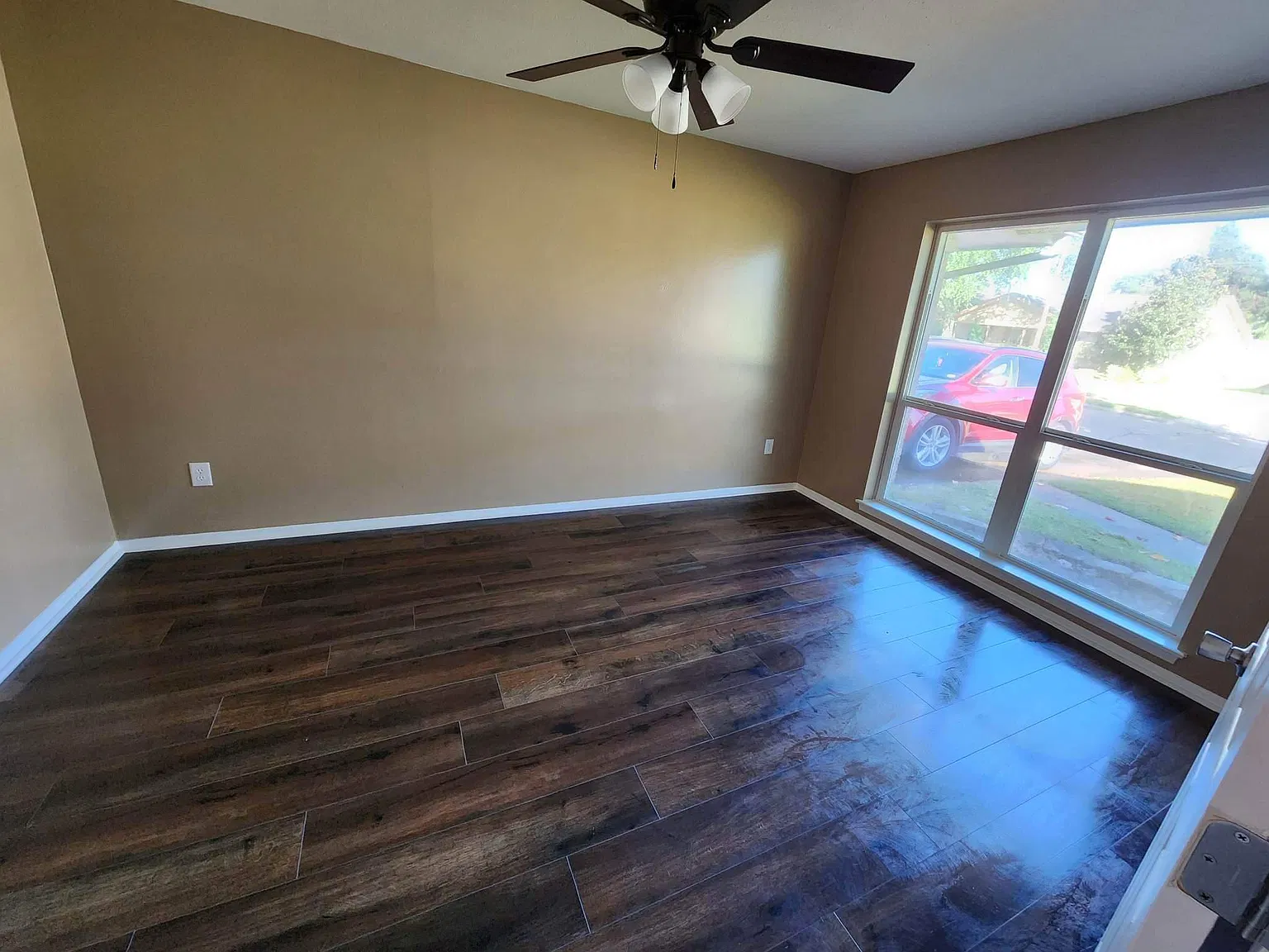 4 bed, 1640 sqft, $2,400 — Photo 2