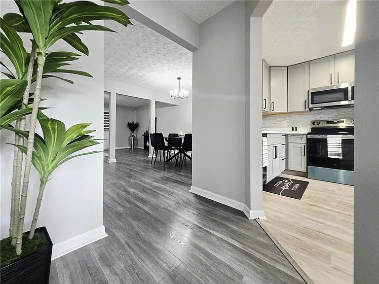2430 Piering Dr — Photo 31