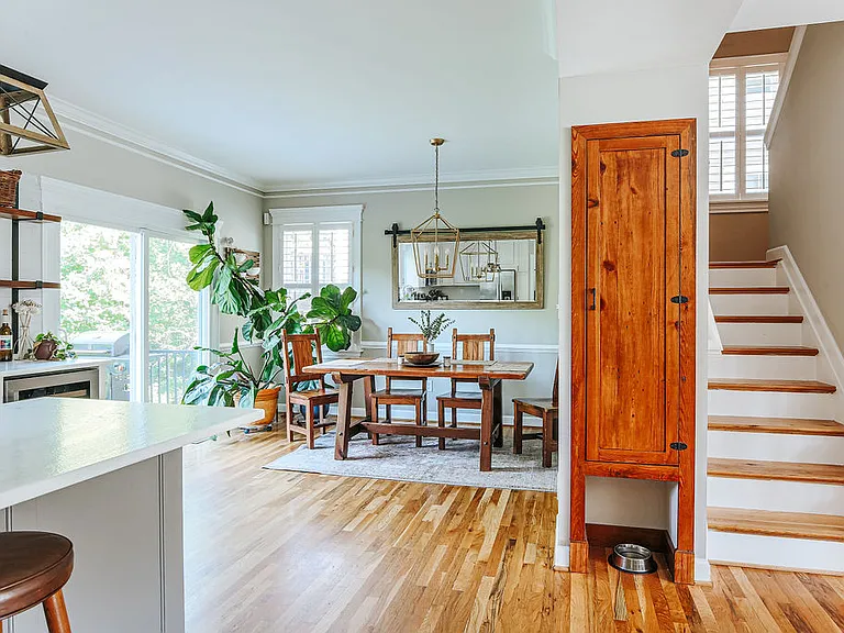 239 Huntley Ave — Photo 17