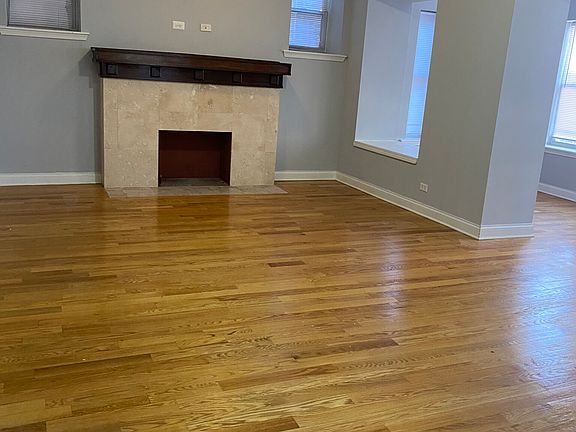 5th image of 823 W Lawrence Ave #1
