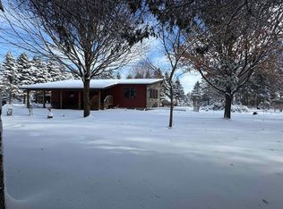 N6969 Radio Rd, Ripon, WI 54971