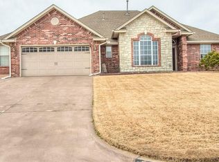 2021 Lakeside Dr, Midwest City, OK 73130