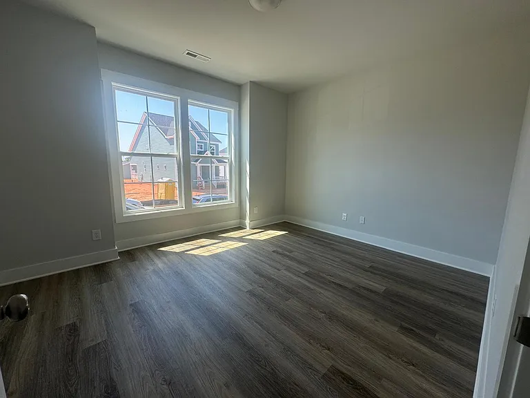 121 Broadwater Dr — Photo 9