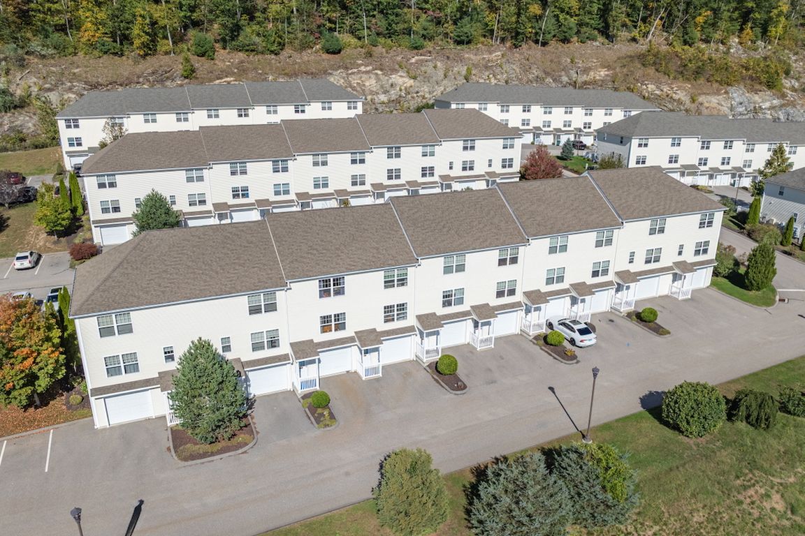 Ten townhouses per building.