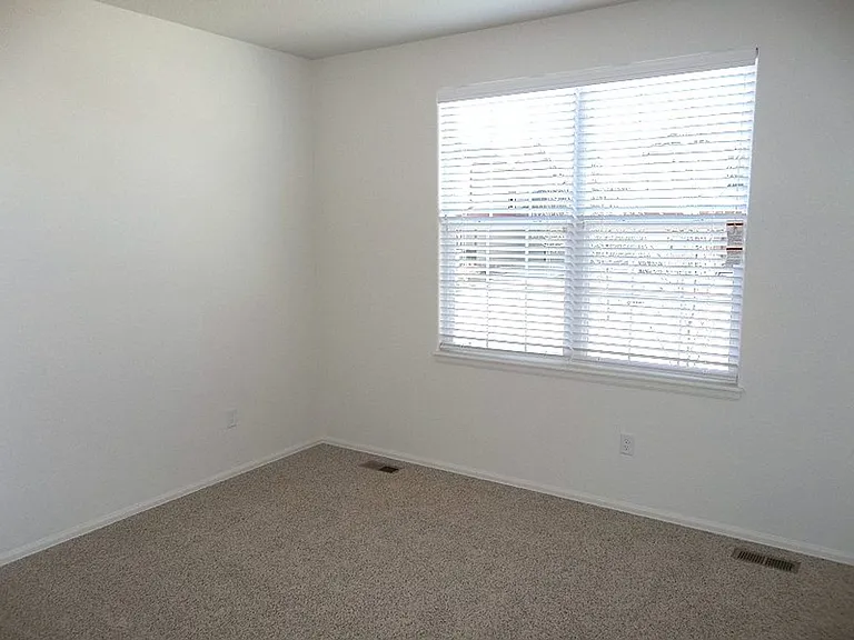 2244 Marshfield Ln — Photo 6