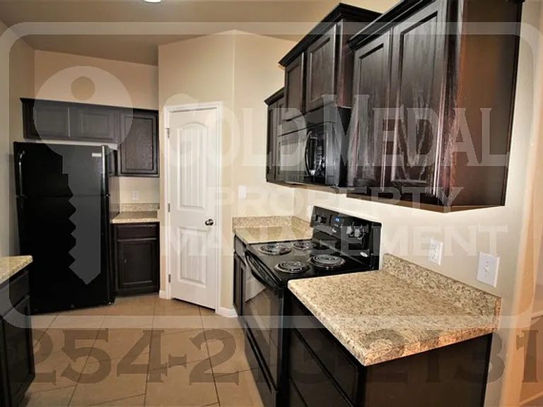 4505 Cambridge Dr — Photo 9