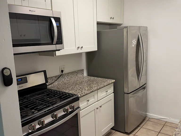 409 Bonair St #2 — Photo 5