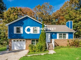 722 Oak Dr E, Trussville, AL 35173