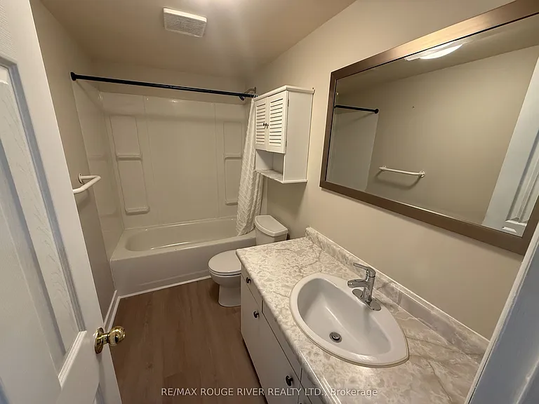 102 Turnberry Cres #LOWER — Photo 10