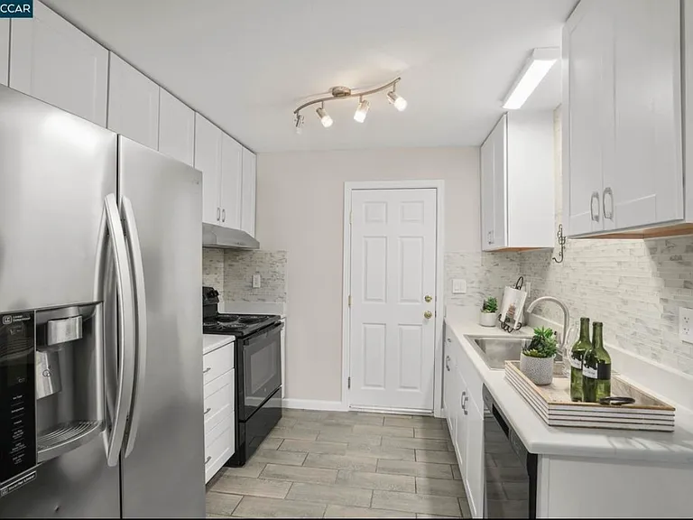 1879 Saint Philip Ct — Photo 1