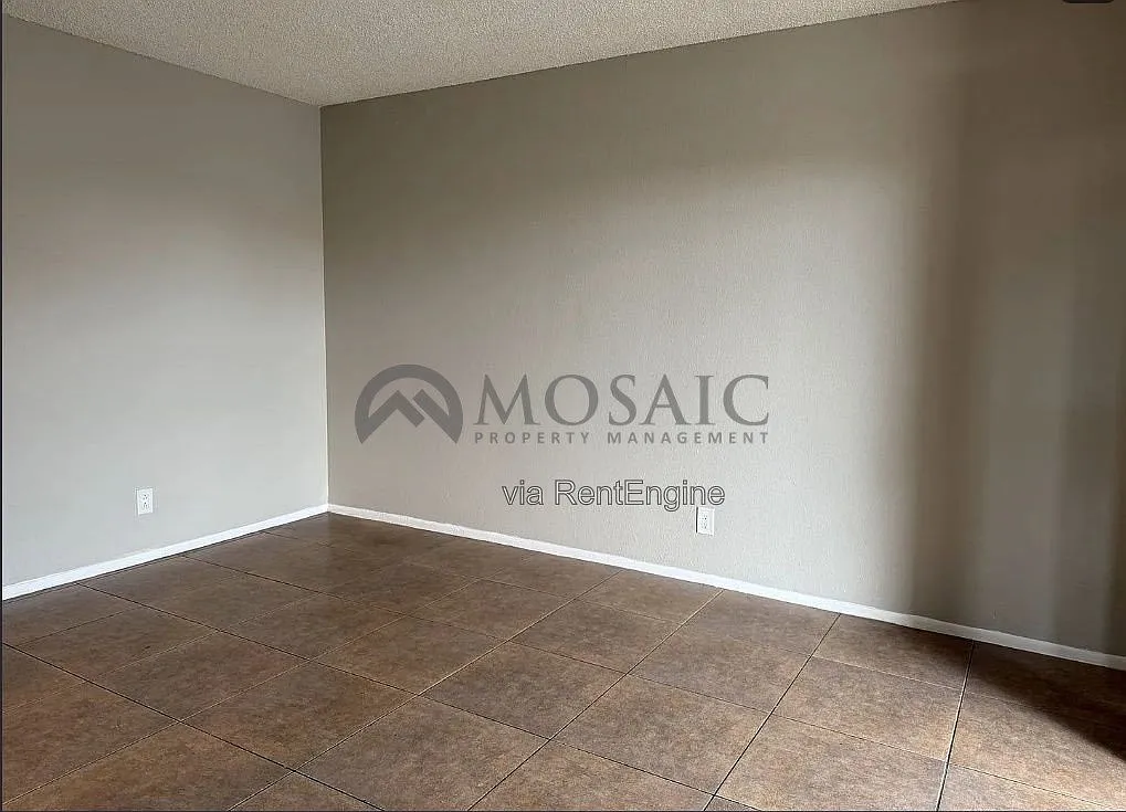 1 bed, 1.0 bath, $799 — Photo 3