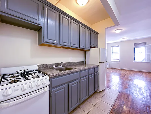 Rented by Compass | media 27