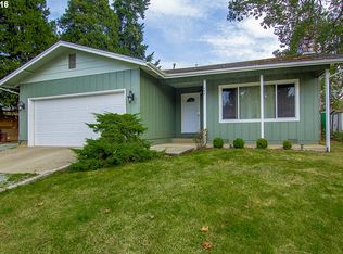 184 Peacock Ln, Myrtle Creek, OR 97457