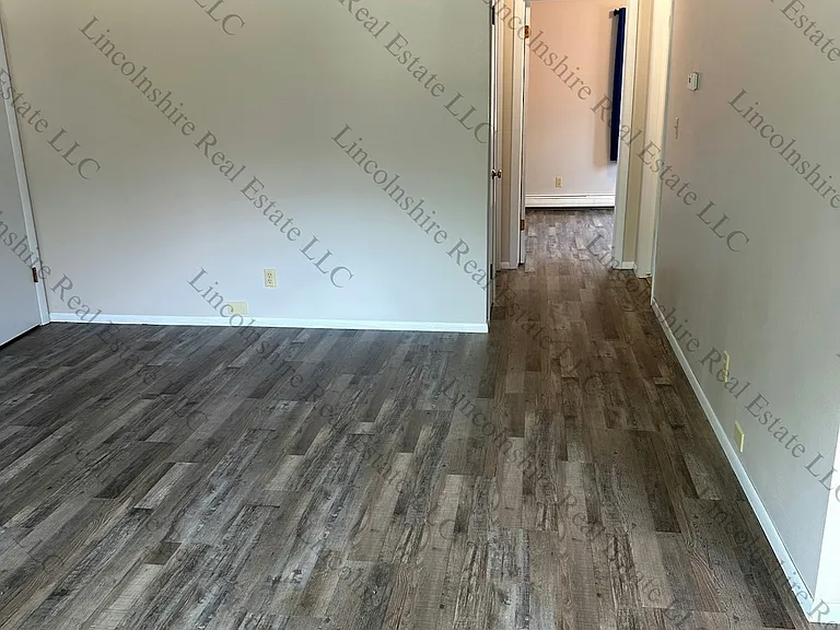 1015 Summit Ave #2 — Photo 4