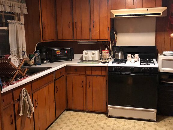 2nd image of 204 Waterbury Dr