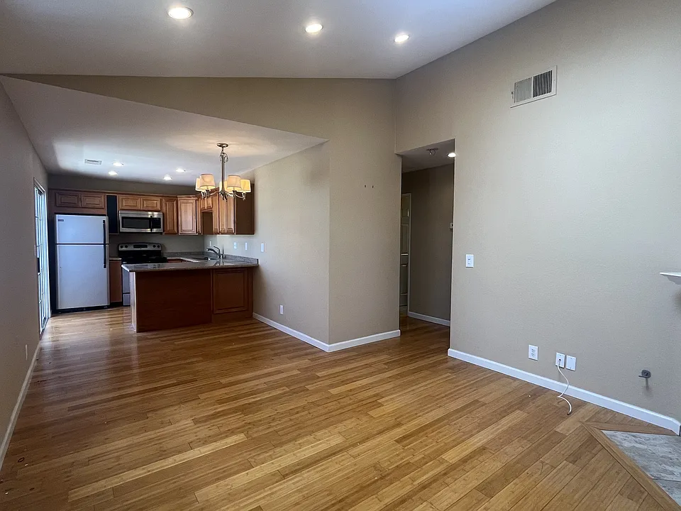 4525 Oregon St #5
