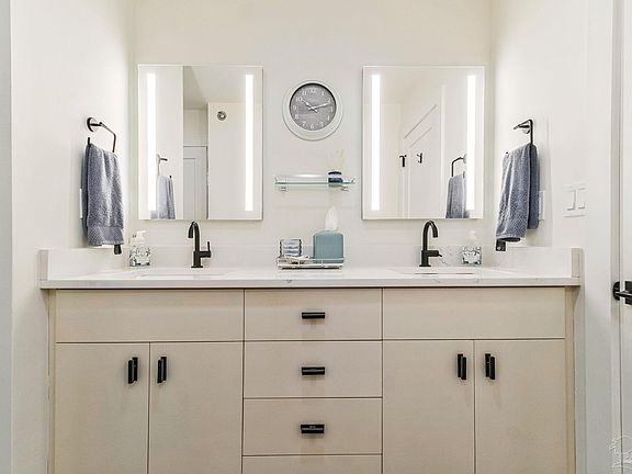4th image of 105 Port Royal Way