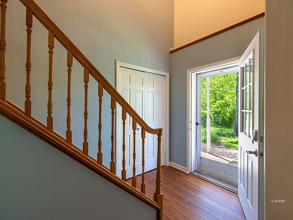 3rd image of 49 Canterbury Dr