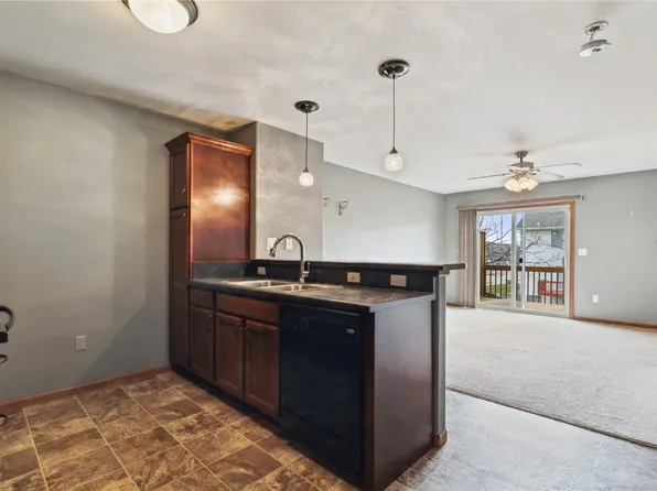 2940 Samuel Ct SW Unit B, Cedar Rapids, IA 52404