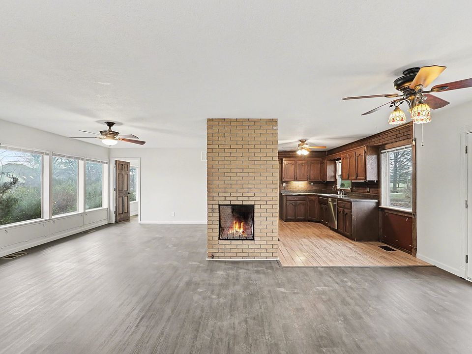 1st image of 713 NW Black Twig Ln