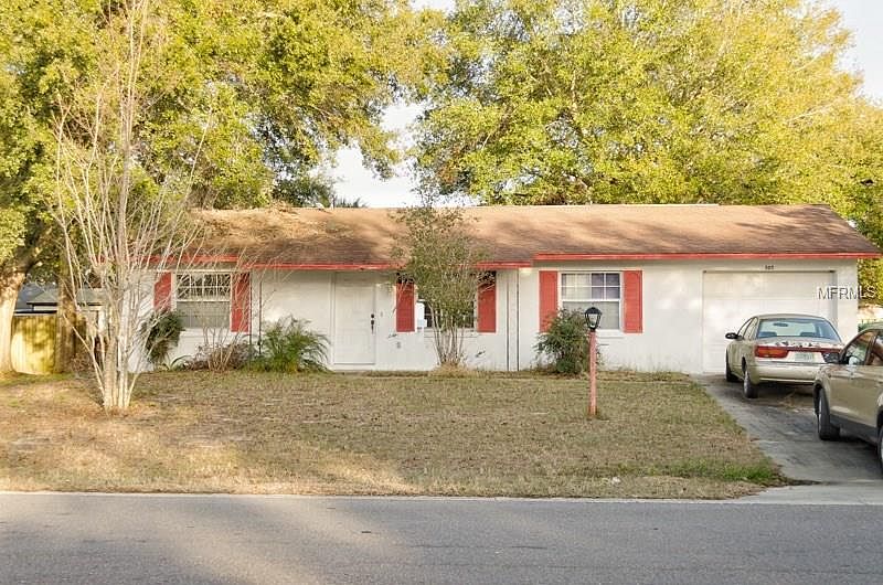 1st image of 305 Cricket Hollow Ln