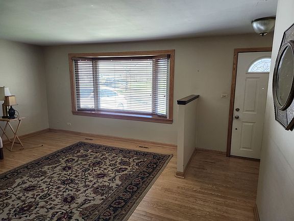 3rd image of 300 Williams Dr