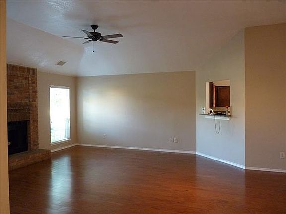 2nd image of 1117 Harvest Hill Ln