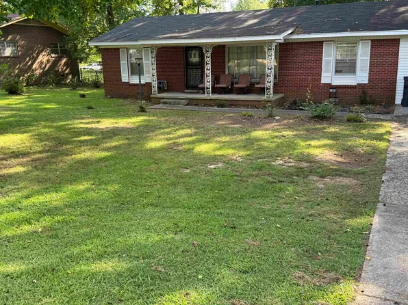 1389 W Market St, Bolivar, TN 38008