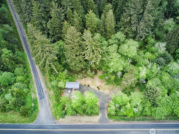 2nd image of 210 Bay Center Road