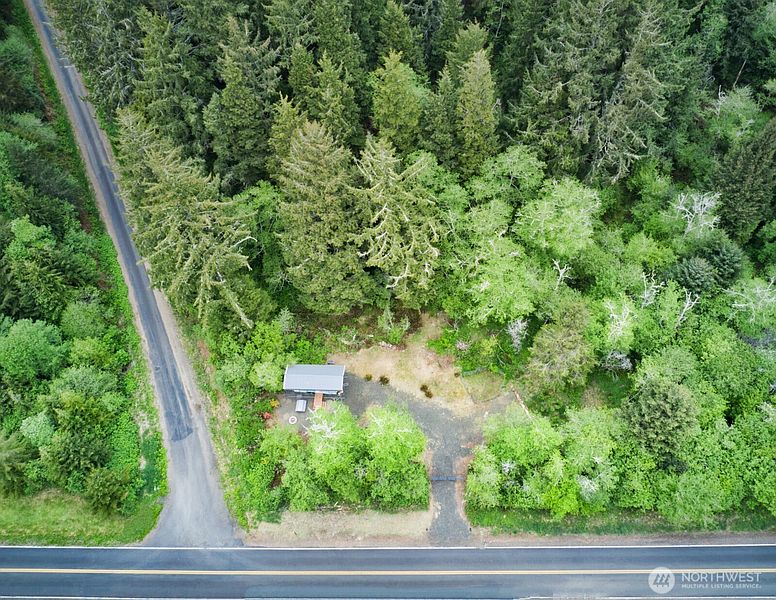 2nd image of 210 Bay Center Road