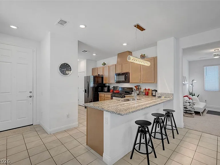 2379 Albury Ave — Photo 7