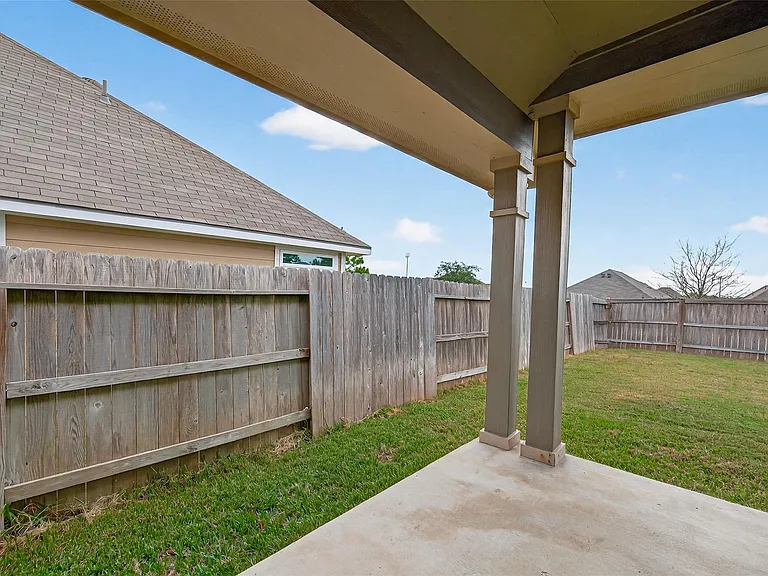 246 Brocks Ln — Photo 32