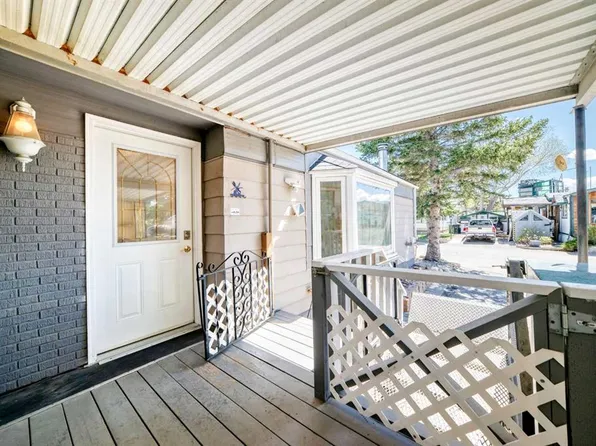 3223 83rd St NW #212, Calgary, AB T3B 5N1