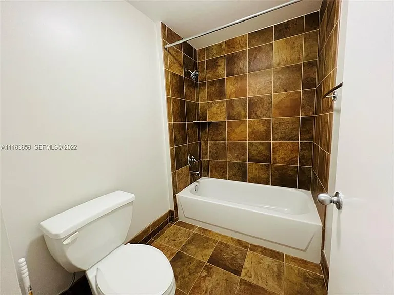 6944 SW 39th St #B203 — Photo 10
