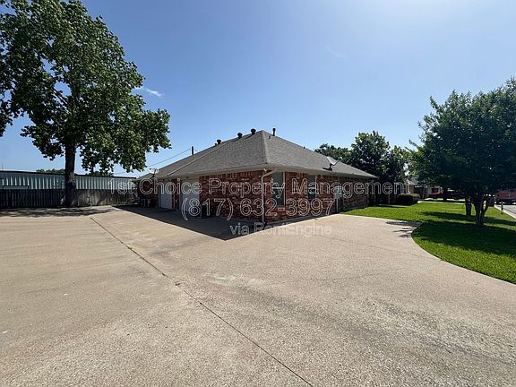 4th image of 957 Austin Ct