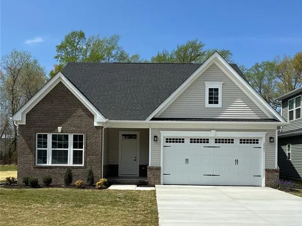 2003 Mainsail Dr, Carrollton, VA 23314