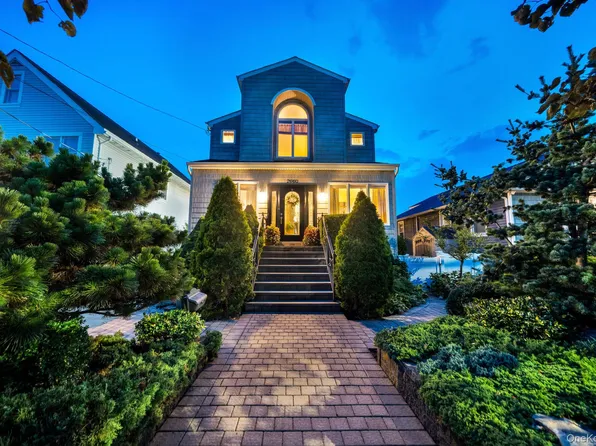 2660 Riverside Drive, Wantagh, NY 11793