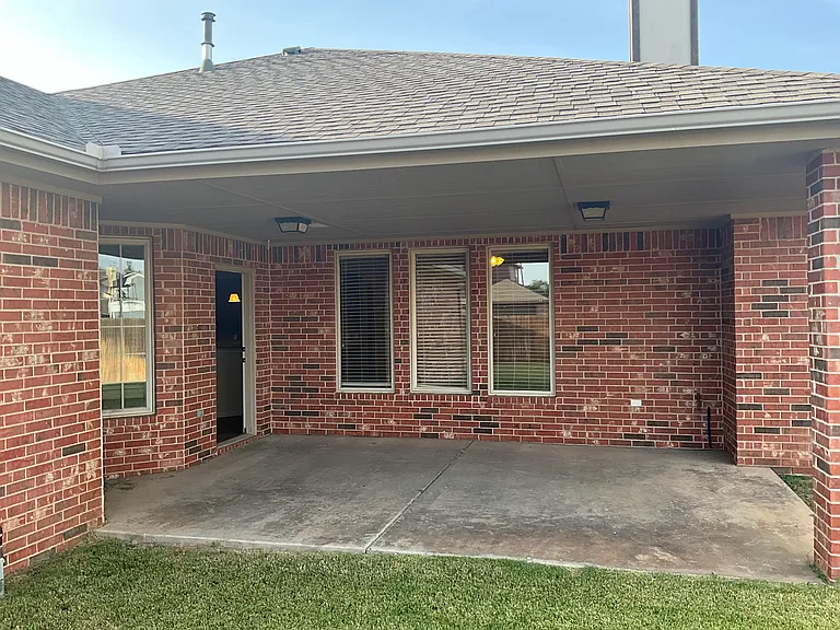 5103 Jarvis St — Photo 13