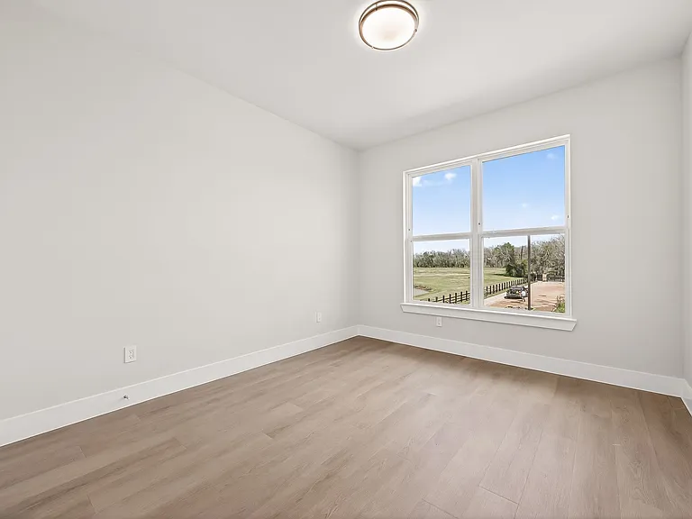 10719 Mason Rd — Photo 32