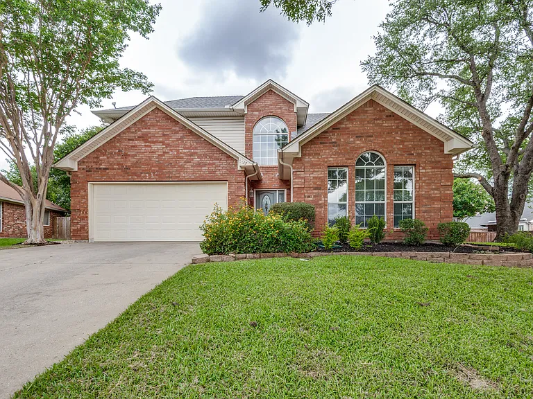 6137 Pebble Creek Dr — Photo 1