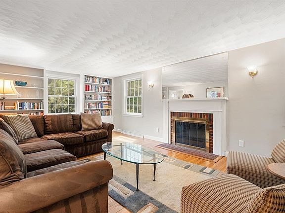 4th image of 4 Park Ave