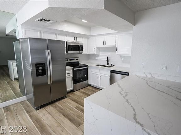 5th image of 1001 Sulphur Springs Ln Unit 101