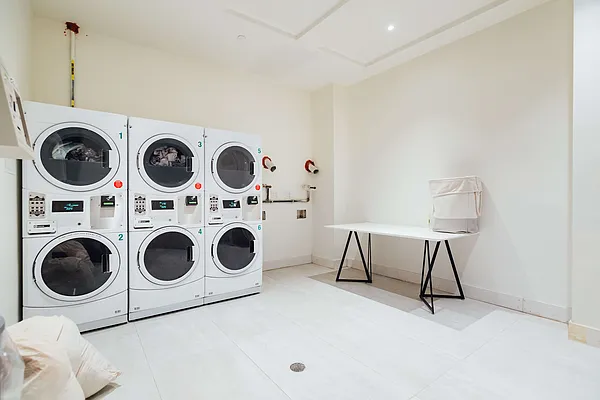 Rented by Nooklyn NYC LLC | media 31