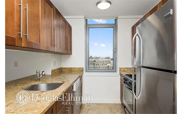 Rented by Douglas Elliman | media 30