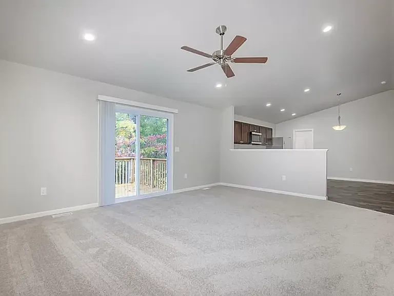 372 White Pine Ct — Photo 17